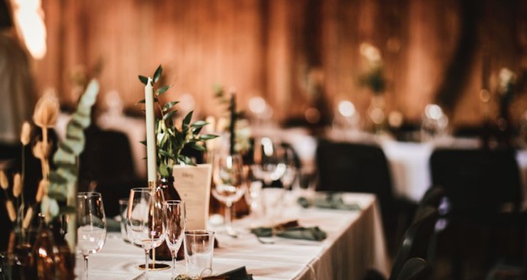 Selskap i Låvin på Brennabu